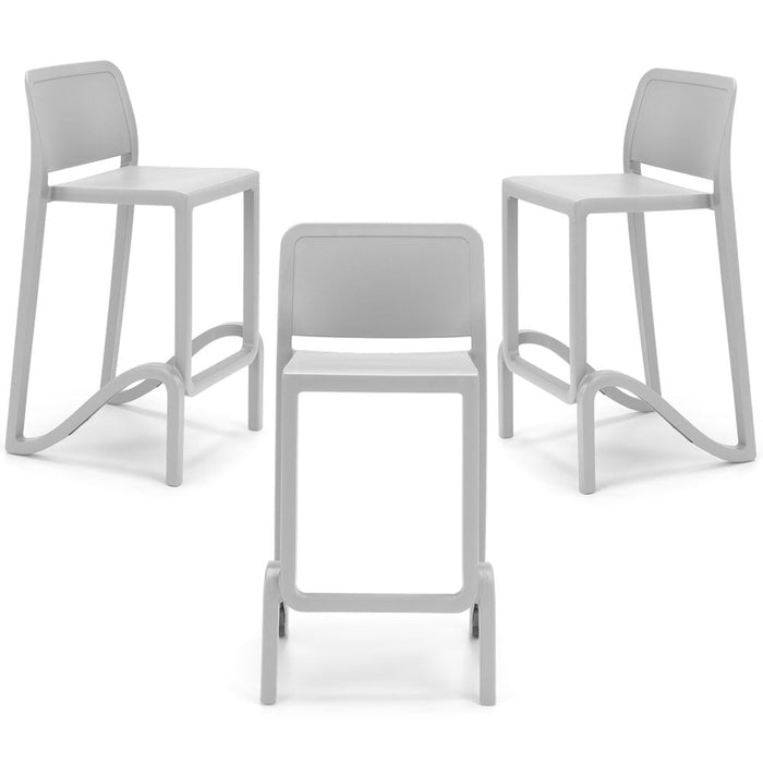 Set 3 sgabelli in polipropilene GIANO altezza seduta 65cm, impilabile, idrorepellente, resistente ai raggi UV, design moderno e innovativo, ideale per la cucina, la veranda o giardino colore Bianco