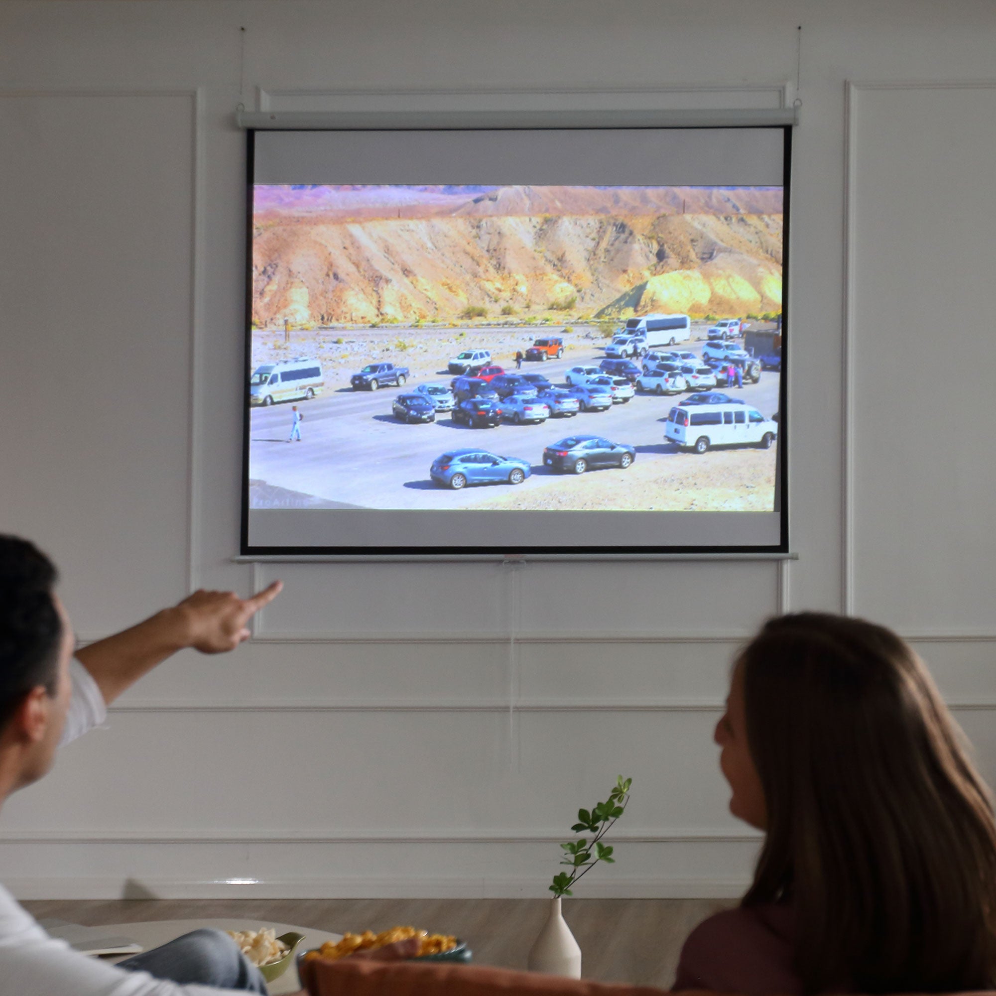 Easycomfort Telo per Proiettore da 100" Formato 16:9/4:3 ad Altezza Regolabile, 210x8.6x7 cm, Bianco e Nero