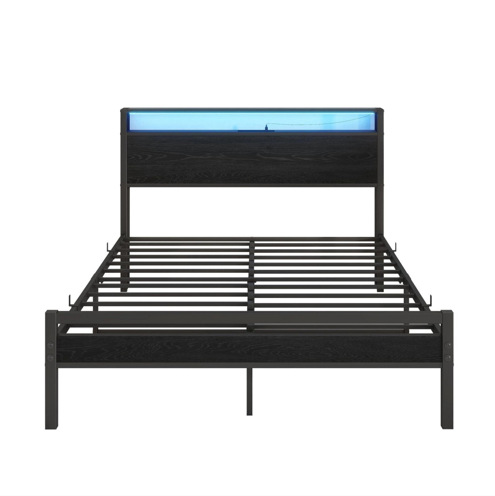 Letto ULEVR 140x200 cm in metallo e MDF nero con testiera a 2 ripiani, USB e presa integrata