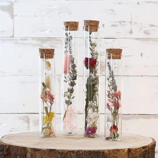 Set di 4 decorazioni floreali colorate in vaso di vetro e bottiglia asciugata