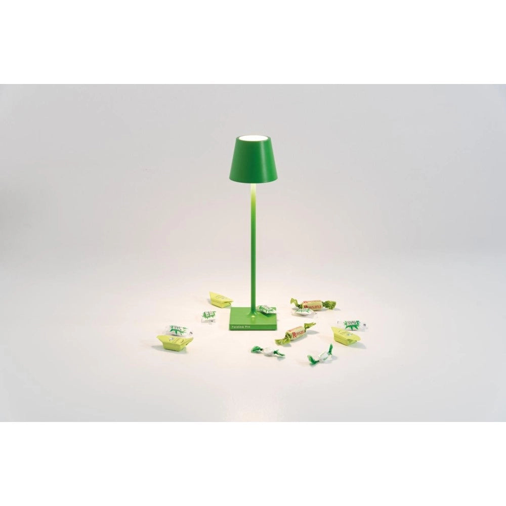 Lampada a led da tavolo Poldina Pro Micro Verde Mela ricaricabile e dimmerabile con batteria fino a 12 ore