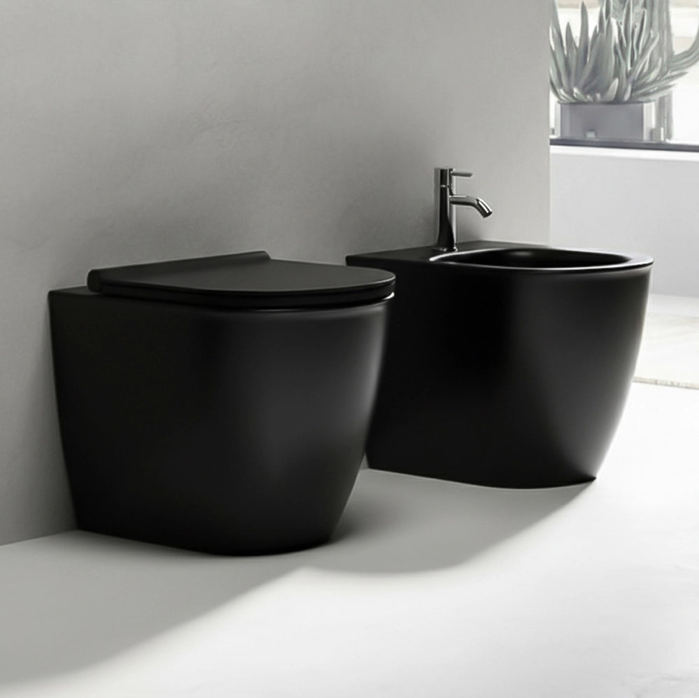 Set sanitari filomuro traslato nero opaco con sedile soft close di Ceramica Dolomite Mayka