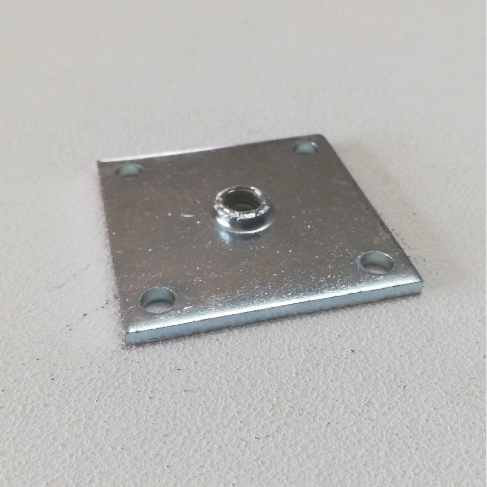 Piastrina 50x50x3mm in acciaio zincato foro m12 - 5pz