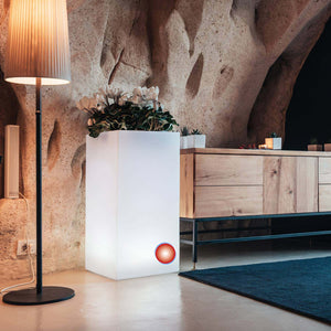 Vaso luminoso in resina quadrato 40x40 Led Luce Rossa mod.  Cube Top Bright