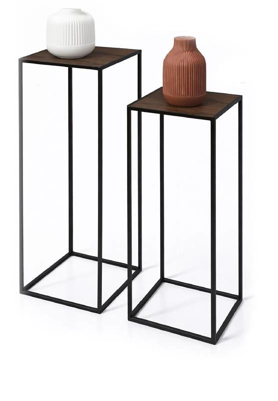 2 COLONNINE IN METALLO NERO MISURE 23X60CM E 27X70CM CON BASE IN MDF COLOR LEGNO