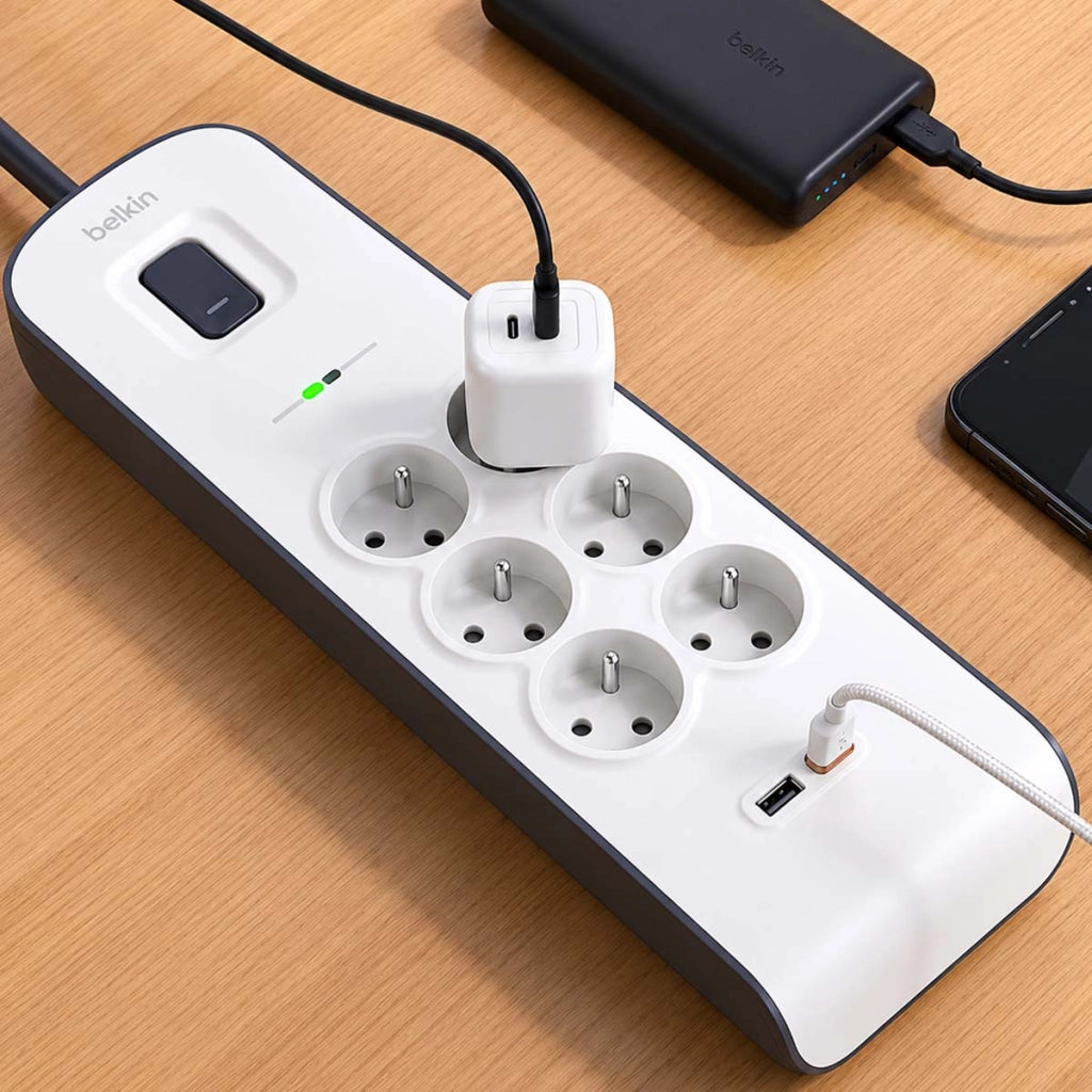 Multipresa Sovratensione 6 Prese / 2 Porte USB-A con Cavo 2m Bianco / Grigio Belkin