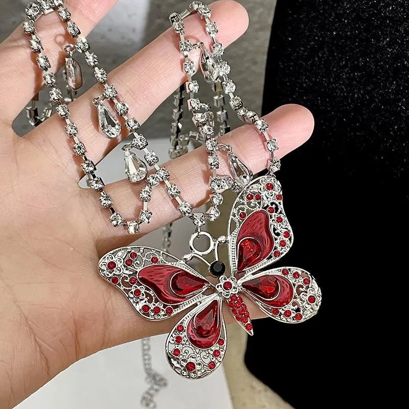 Collana con ciondolo a farfalla fatto a mano con diamanti, regalo di Natale o compleanno.