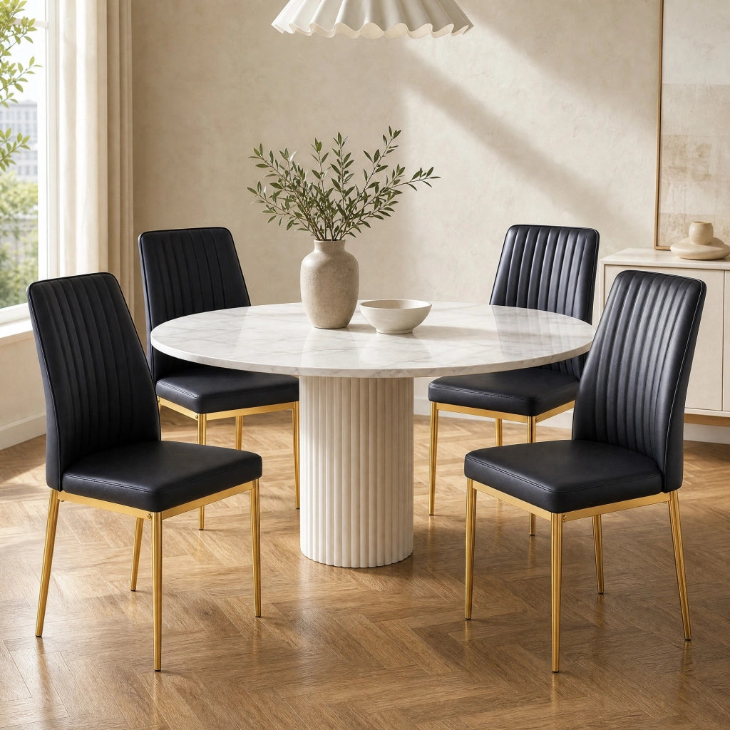 Set di 4 sedie da pranzo in PU nero con gambe dorate