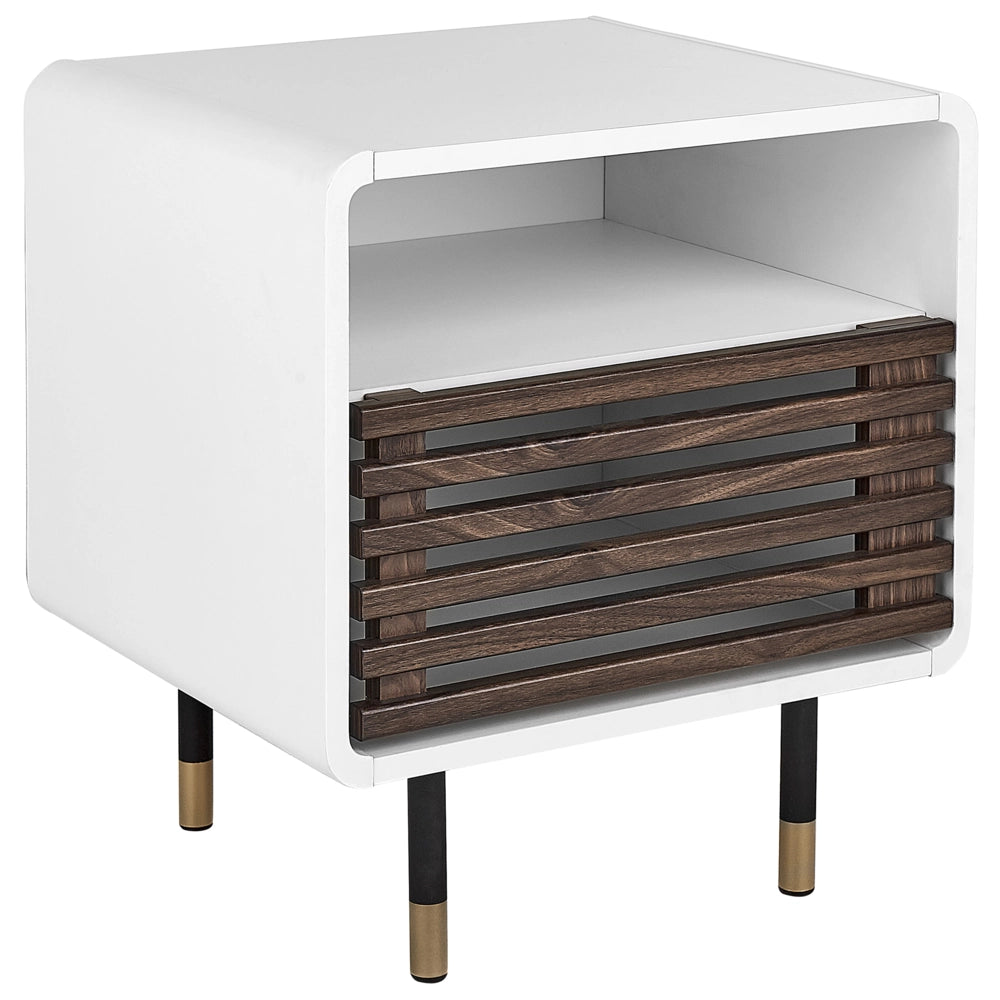 Comodino bianco con sportello a lamelle effetto legno scuro in stile rustico con due scomparti
