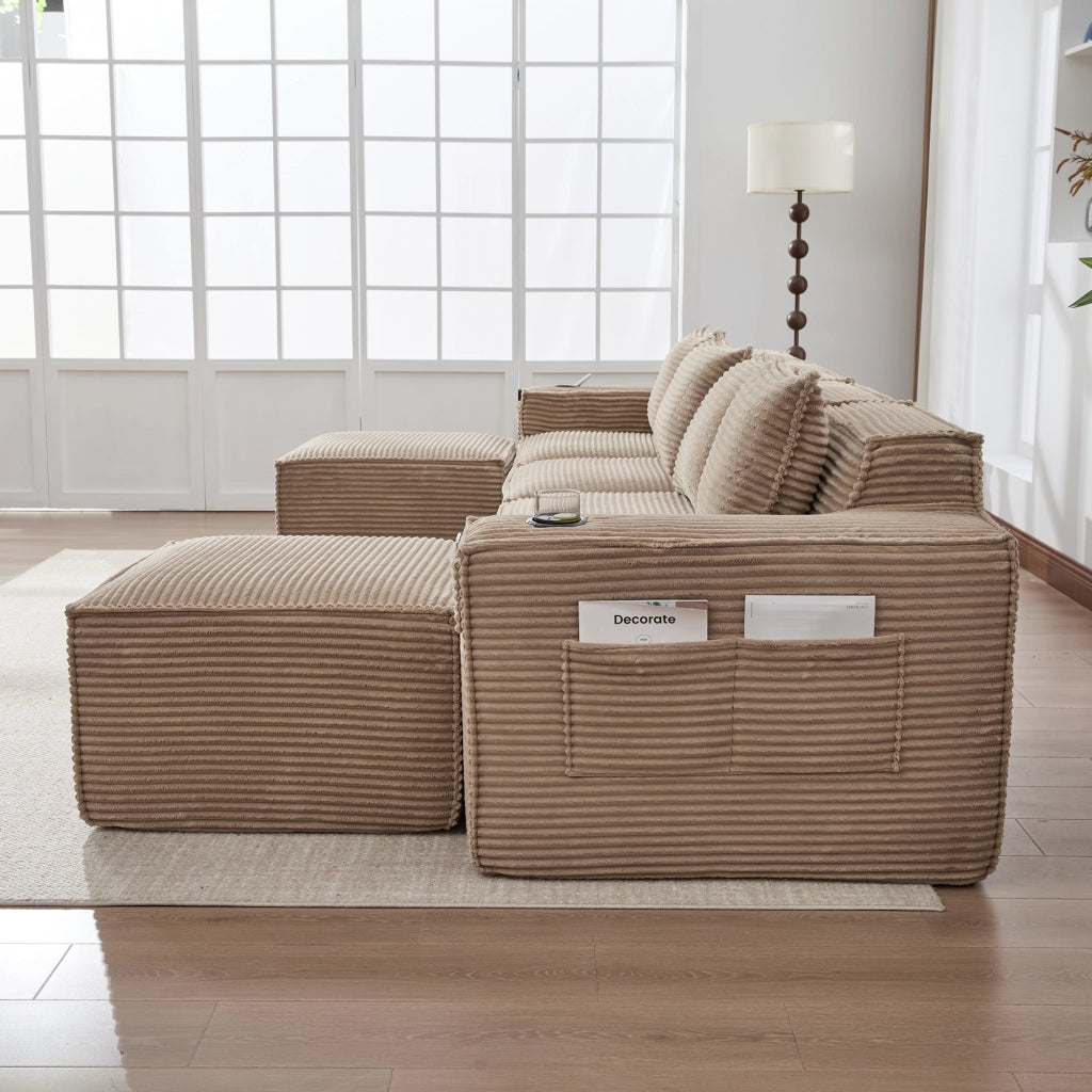Divano modulare 4 posti con portabicchieri, tasche laterali e 2 pouf, in tessuto corduroy khaki