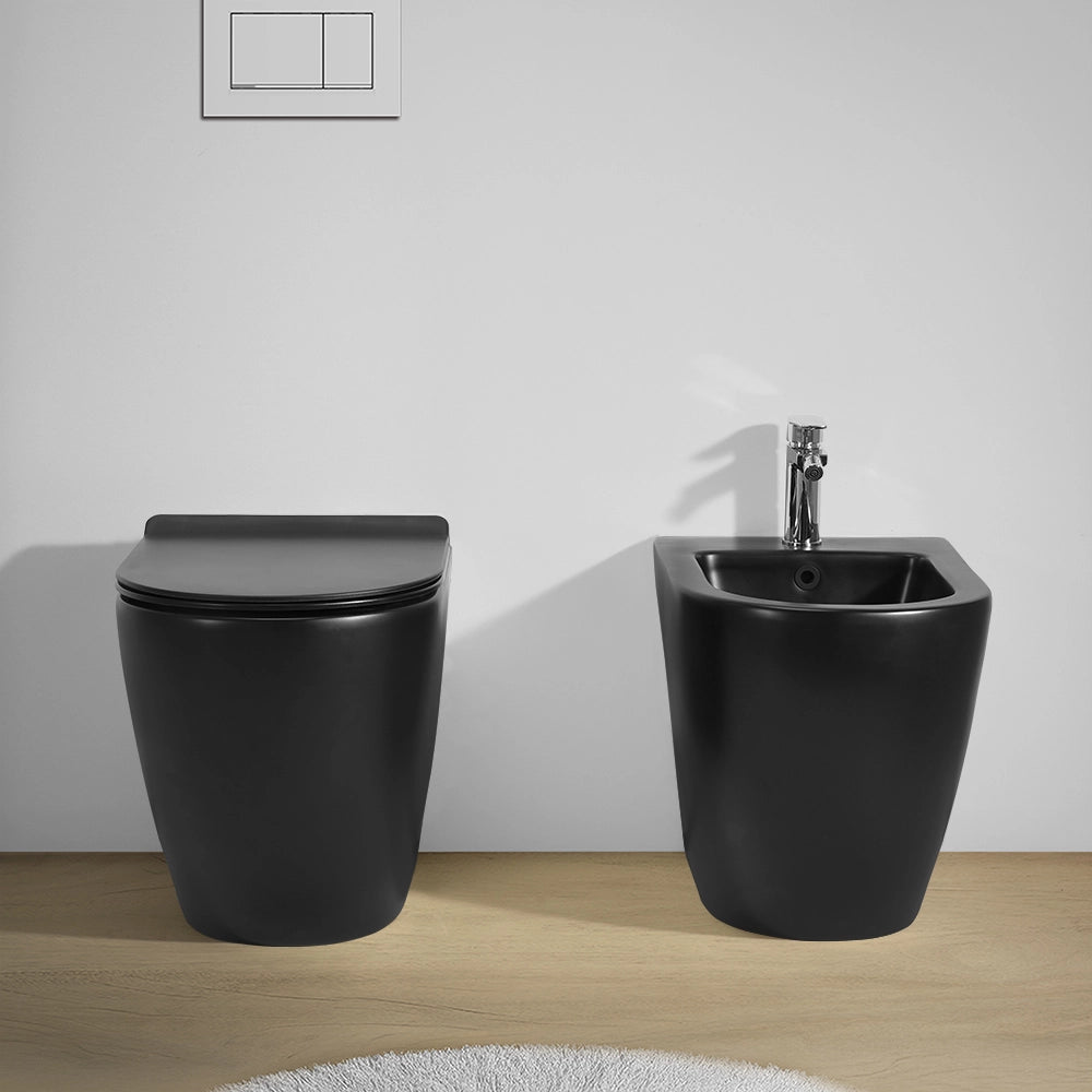 Wc filomuro in ceramica nero opaco con scarico tornado Tokyo