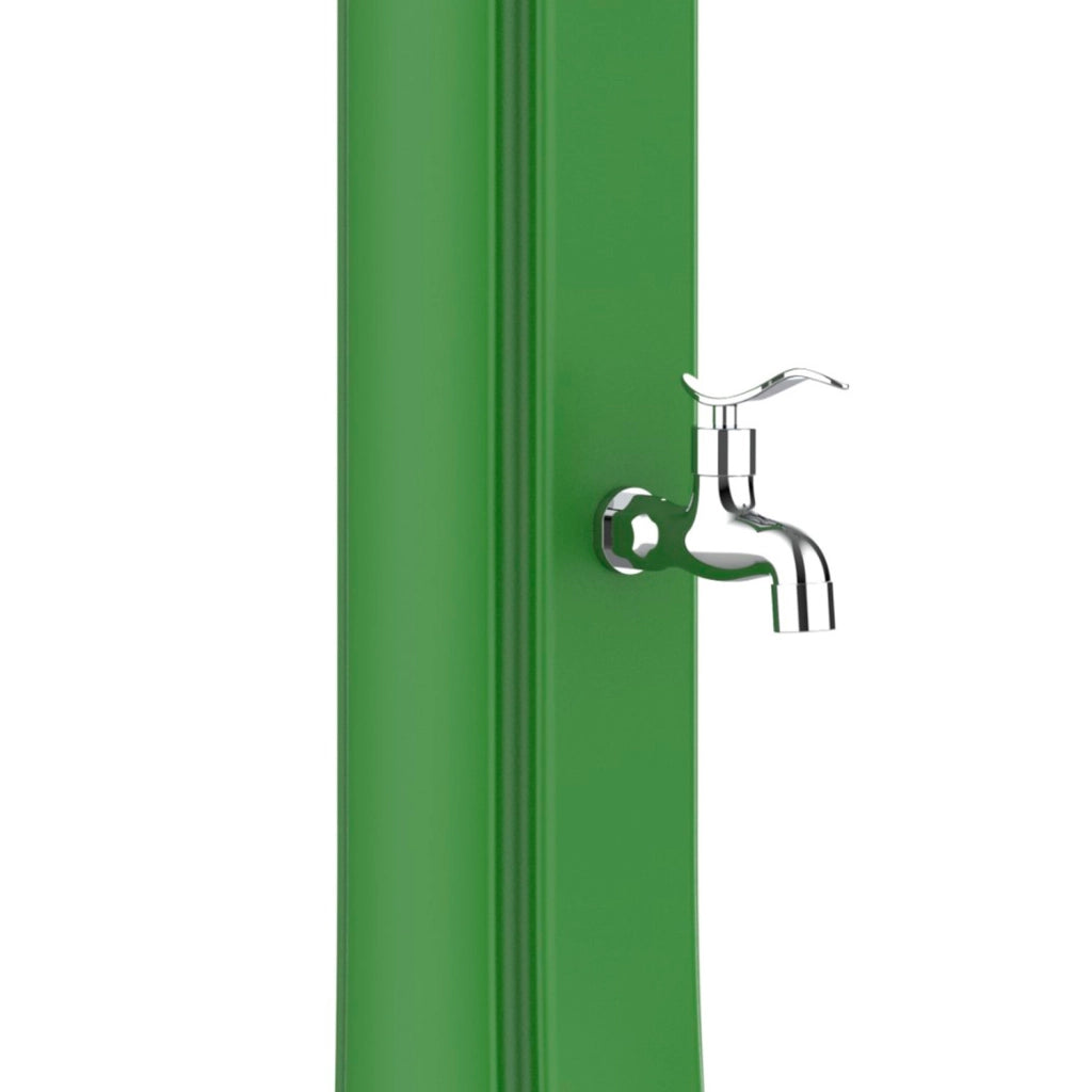 STARMATRIX Doccia Solare Verde RAL3028 In Polietilene HD Struttura Sinuosa Serbatoio 40 Litri Alta Statura 226 Cm Comandi Ottone Inclusi Modello Rioxxl Ss0935xxl