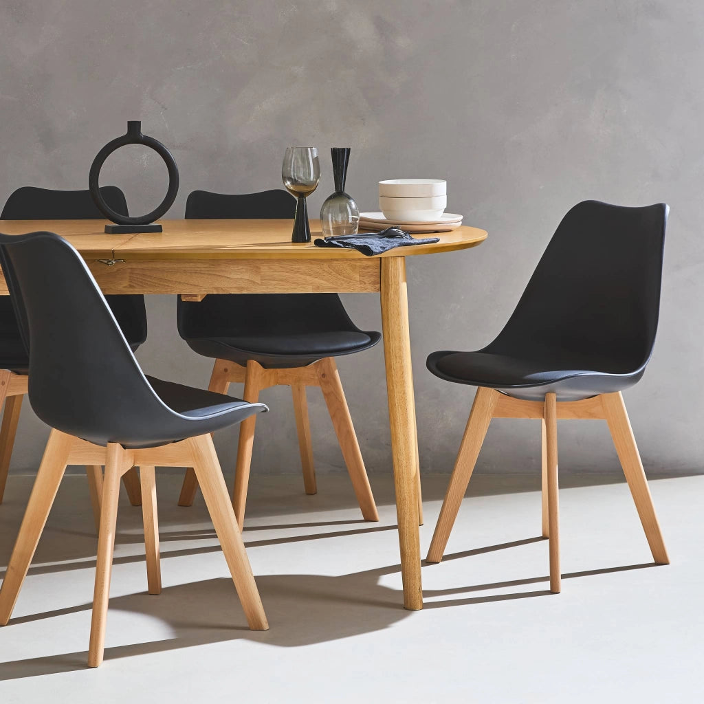 Set 4 sedie scandinave imbottite con gambe in legno , nero