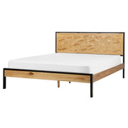 Letto 160 x 200 cm in acacia naturale con testiera a doghe e gambe in metallo nero