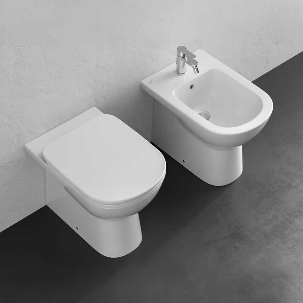 Sanitari filomuro scarico universale e sedile softclose Gemma 2