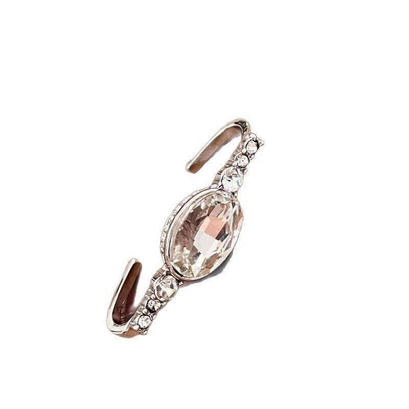 Orecchini a clip personalizzati in stile europeo e americano con cristalli scintillanti, adatti anche a orecchie non forate.