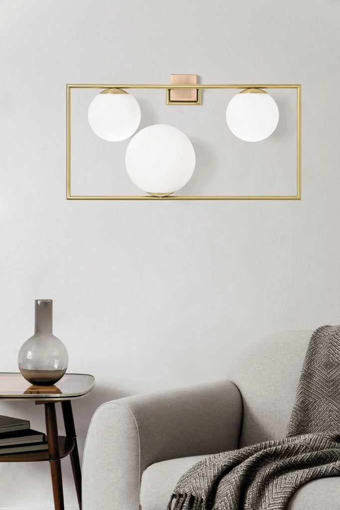 BUBLE APPLIQUE DA PARETE 3 SFERE OPALINO STRUTTURA ORO SPAZZOLATO E BRONZO ATTACCO E27