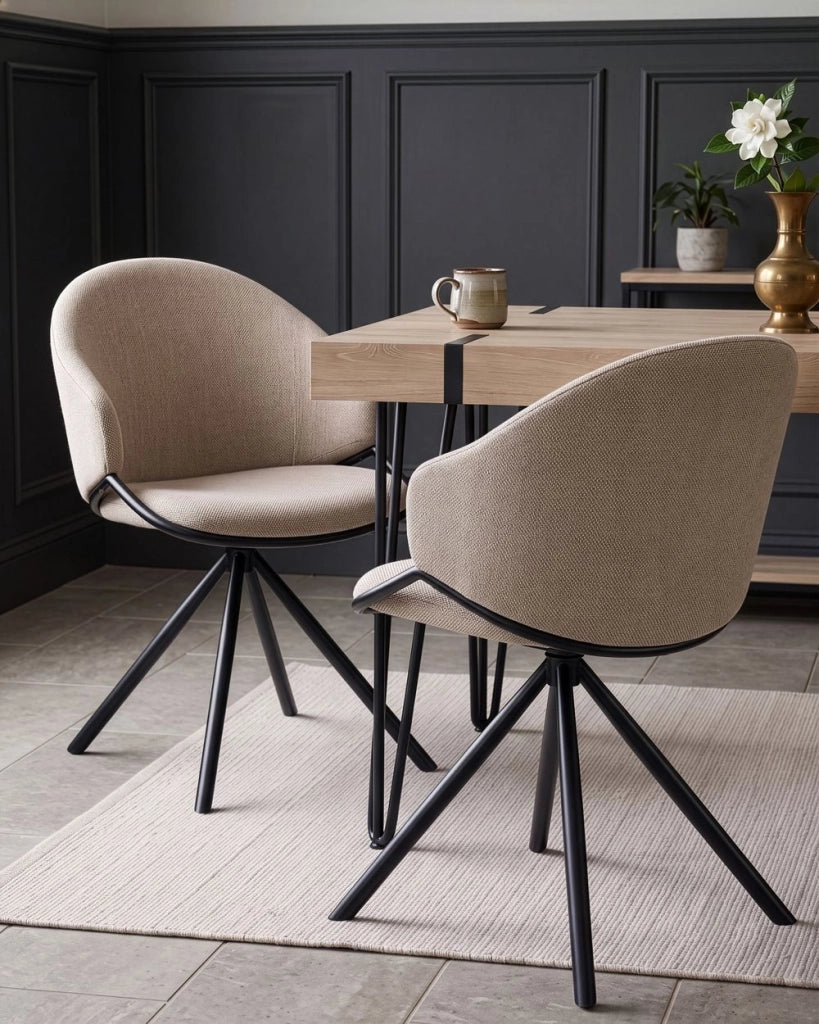 Set di 2 sedie da pranzo in stile scandinavo con rivestimento in tessuto idrorepellente per soggiorno e sala da pranzo tortora gambe nere
