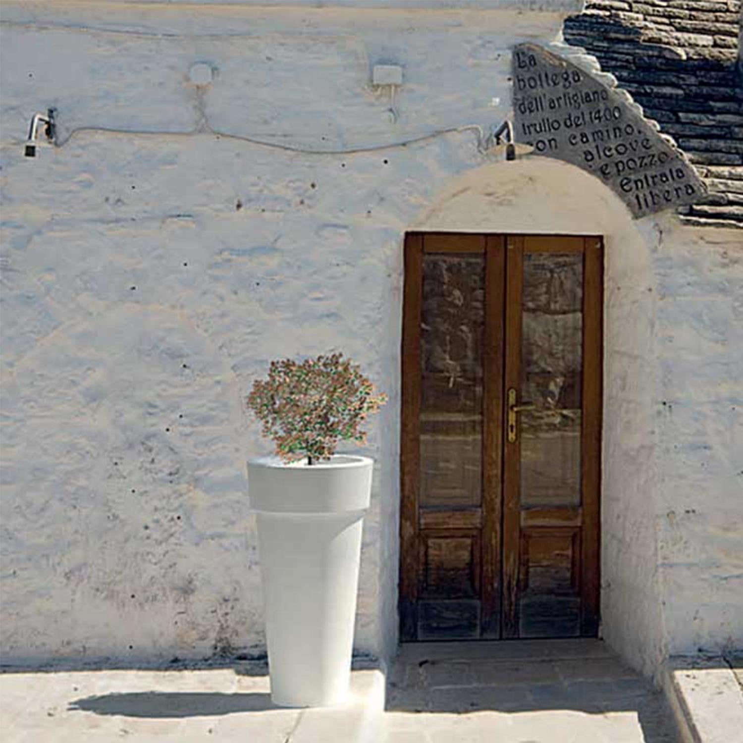 Vaso moderno in resina tondo H 90 tortora modello Messapico