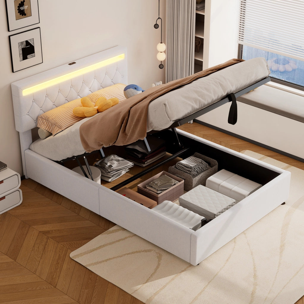 Letti contenitori 140x200 cm; sollevabile con LED e porte USB; in lino e MDF; bianco