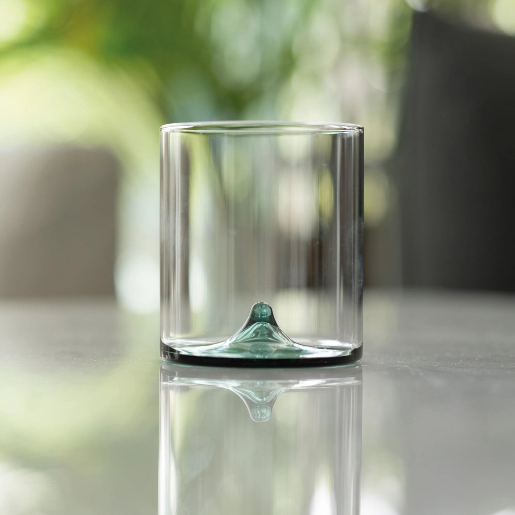 Set di 4 Tumbler Discobolo in Vetro Borosilicato Soffiato a Mano, Capacità 34,5 cl, Design Trasparente con Fondello Verde Lago per Tavole Raffinate