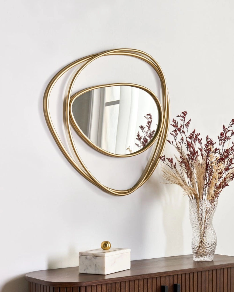 Specchio decorativo in metallo dorato da appendere alla parete elemento decorativo per camera da letto soggiorno e corridoio stile moderno e glamour