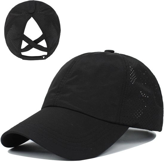 Un cappello da baseball per donne con fascia di cavallo, alta messa in boccoli, capello a mesh regolabile e veloce.