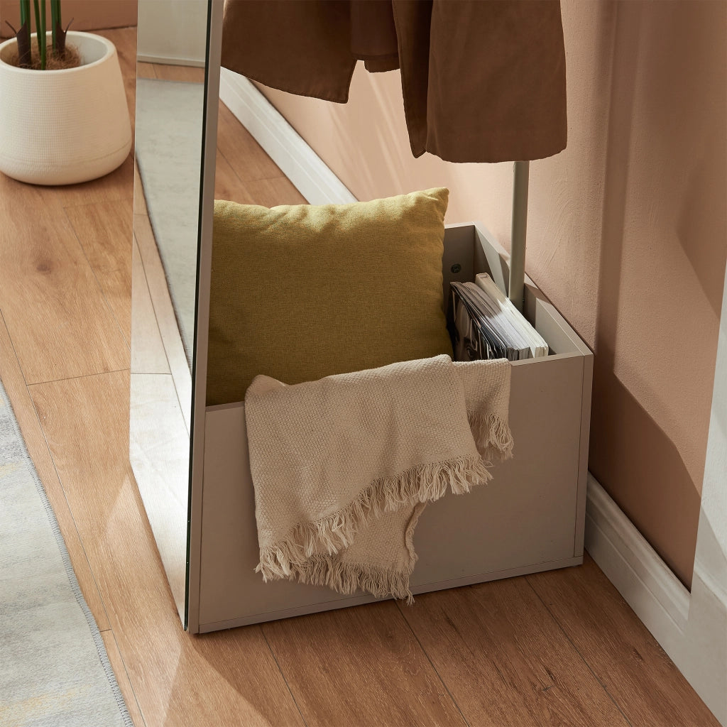 Specchio da Terra Ovale Kuonta con Appendiabiti e Vano Portaoggetti 165x40x51 cm - Avena Oatmeal [en.casa]