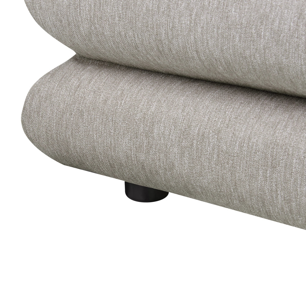 Letto ad acqua imbottito in tessuto con gambe nere con testiera e rete a doghe mobili da camera taupe 180 x 200 cm