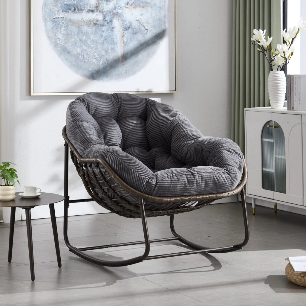 Poltrona a dondolo da esterno in rattan grigio 78x106x90 cm