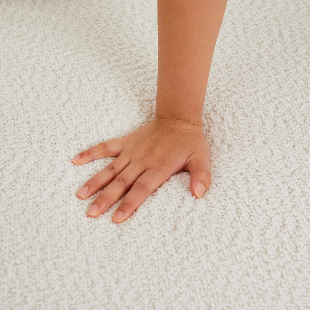 Poltrona lounge esagonale beige in chenille con 3 cuscini morbidi