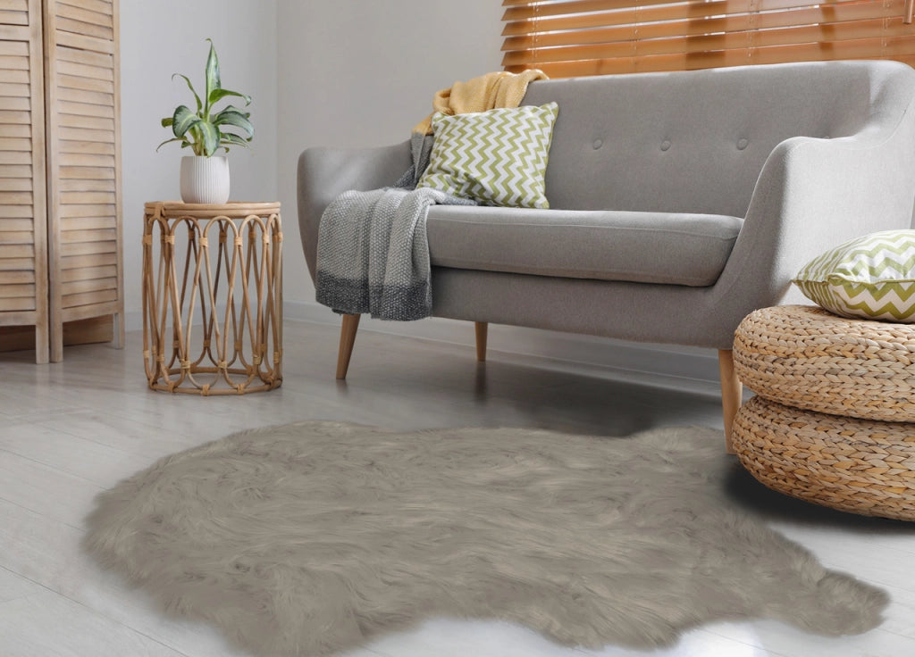 Tappeto Peloso In Pelliccia Ecologica Sagomato Modello Stoccolma Varie Misure - 60x90cm - Tortora