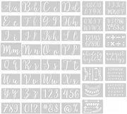 Serie di stencil per calligrafia 45 pezzi - Lettere di plastica riciclabili - Stencil per arte - Esigenze di pittura e gravure - Materiale PET premium - Duraturo e solido - Stencil per lettere
