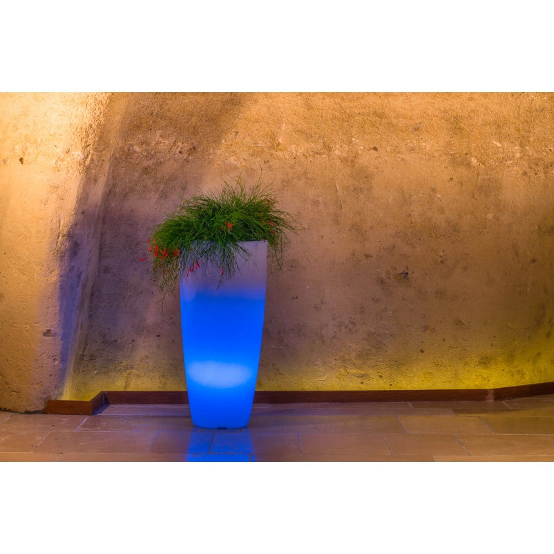 Vaso luminoso alto moderno di design Ø40 H90 in polimero resistente con LED multicolor per interno ed esterno - Made in Italy - Monacis