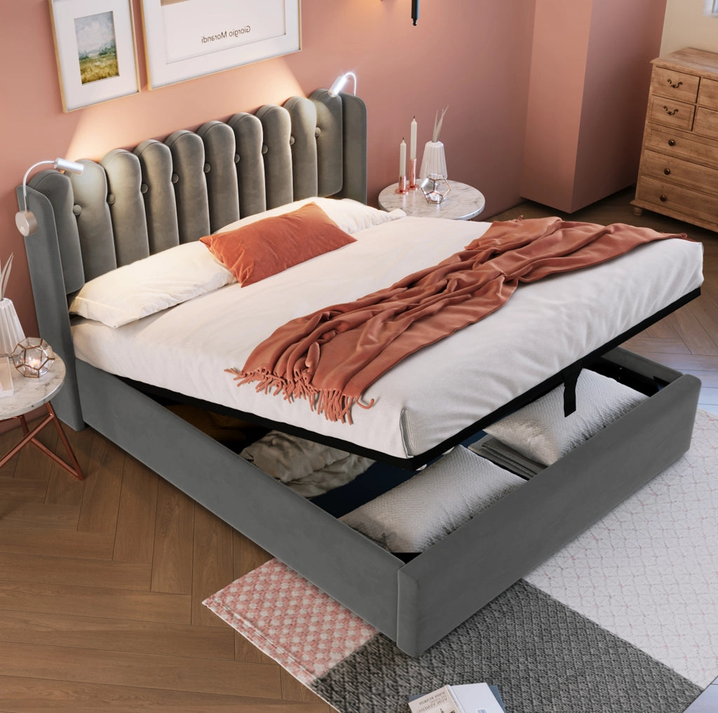 Letto matrimoniale 160x200 cm in velluto grigio con luce da lettura; USB e contenitore