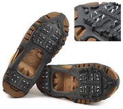 Spikes per ghiaccio, stivali con chiodi per uomo, donna e bambino, (24 chiodi), per camminate in neve e ghiaccio, chiodi antiscivolo con cinturino, adatti per escursioni invernali, trekking e pesca, taglia S