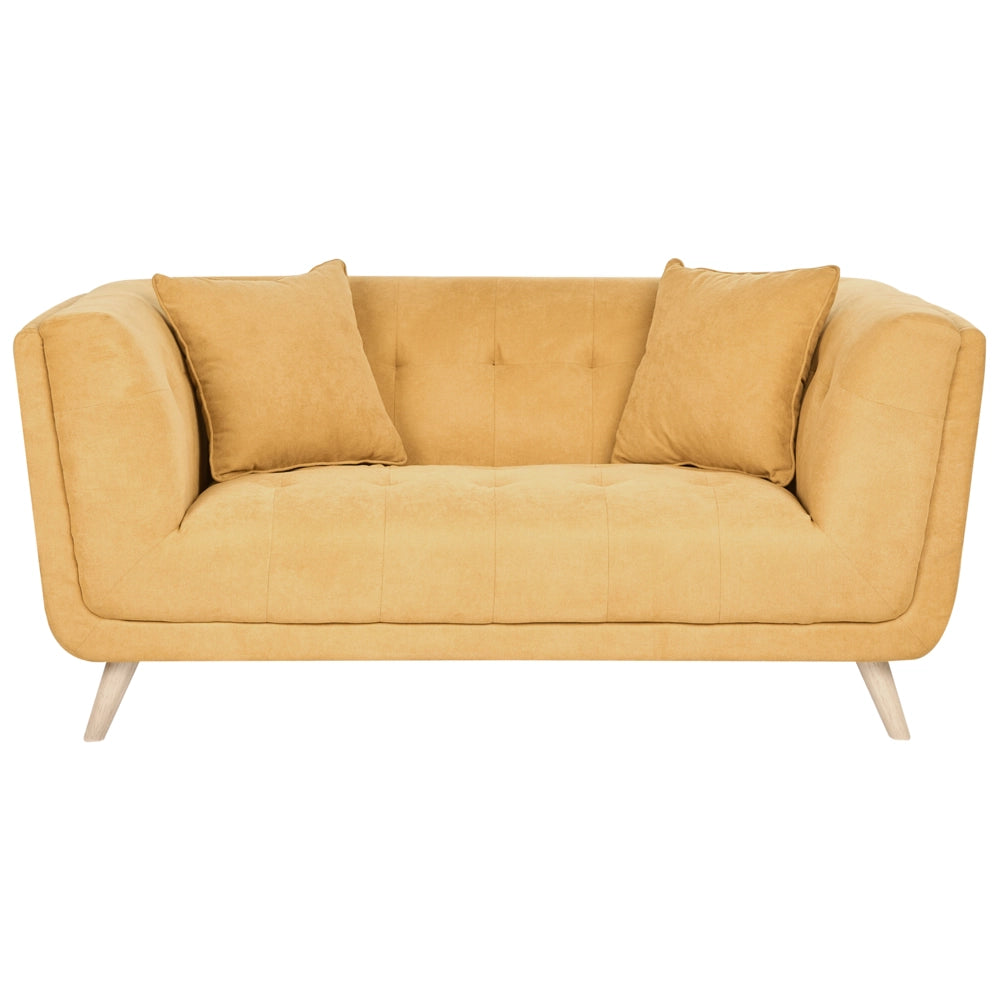 Divano a due posti in tessuto con poggiapiedi cuscini decorativi e gambe in legno trapuntatura decorativa stile retrò senape