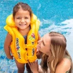 GIUBBINO GONFIABILE SCUOLA SAFETY S2 PER PISCINA  36 ANNI  cm.47x50  peso kg.0,30 (58660)    INTEX
