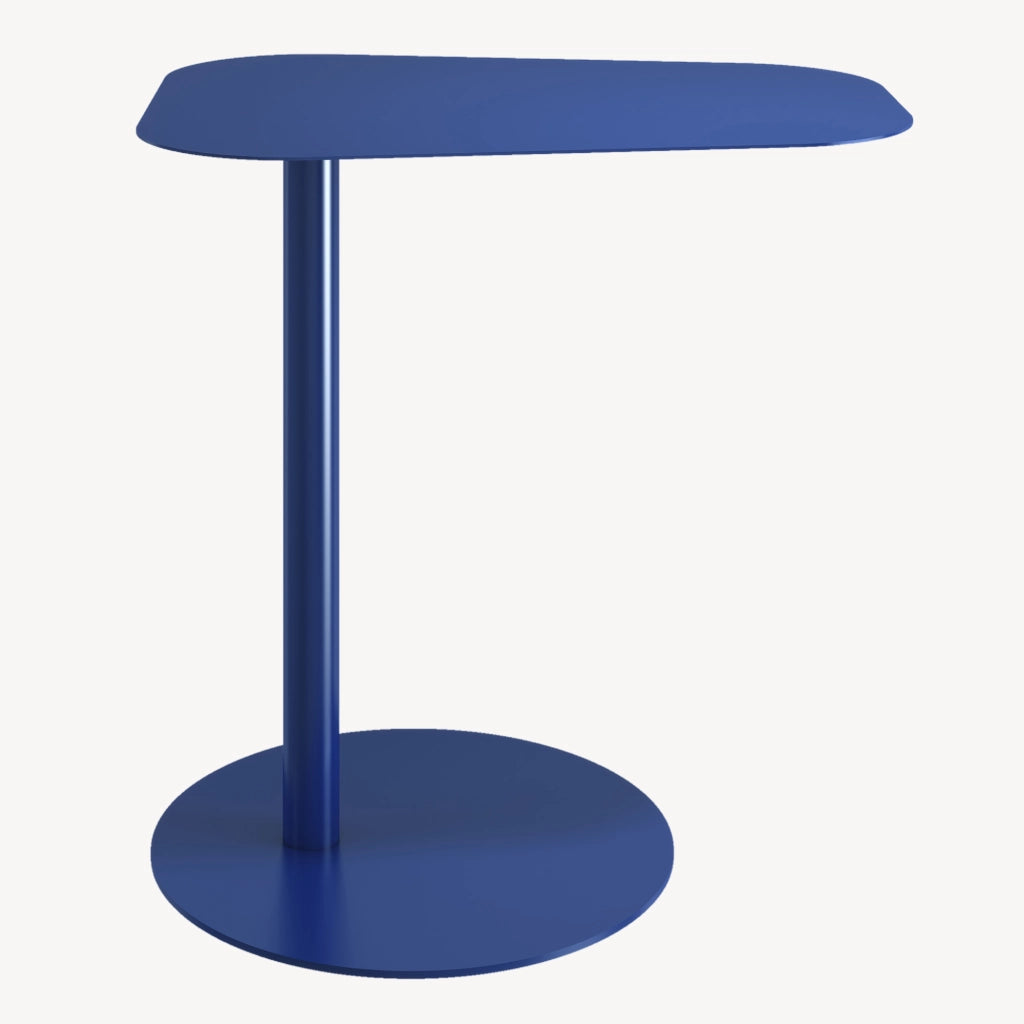 Tavolino Laterale Nastätten in Metallo con Piano di Appoggio Trapezoidale - Blu Scuro [en.casa]