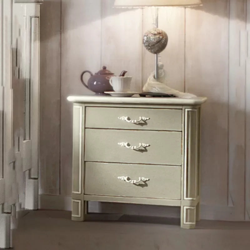 Comodino in legno 3 cassetti shabby chic l.59 p.42 h.61 (3201) - Mobili 2G