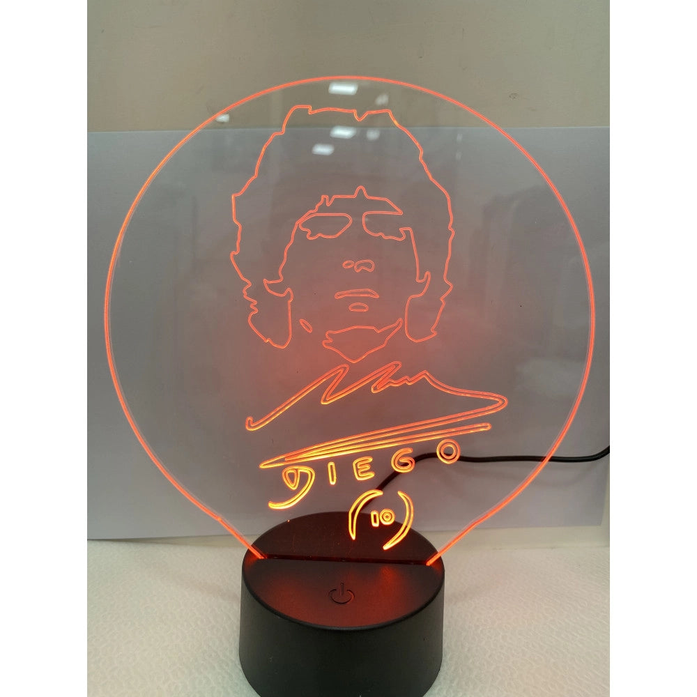 Trade Shop - Lampada Da Tavolo A Batterie Usb Con Volto Stilizzato Di Diego Armando Maradona -