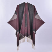 Nuovo mantello/cappotto da donna in cashmere con nappe double-face.