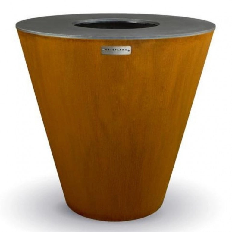 Arteflame One40 bbq e braciere in acciaio corten, con piastra di cottura in ghisa da 102 cm, altezza totale 97 cm