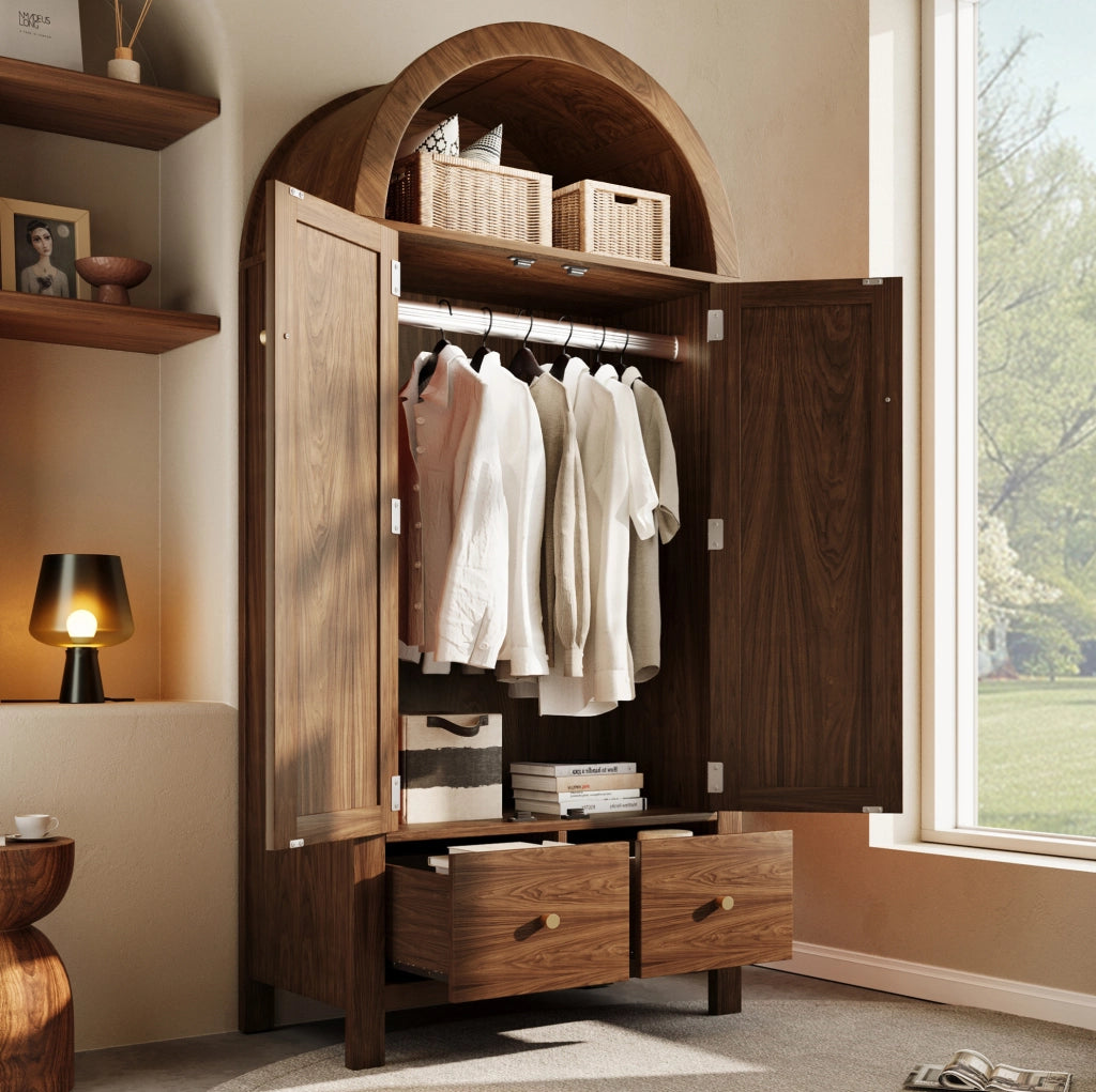 Armadio guardaroba 78x45x181 cm con ante ad arco e intreccio in rattan; MDF e metallo; noce
