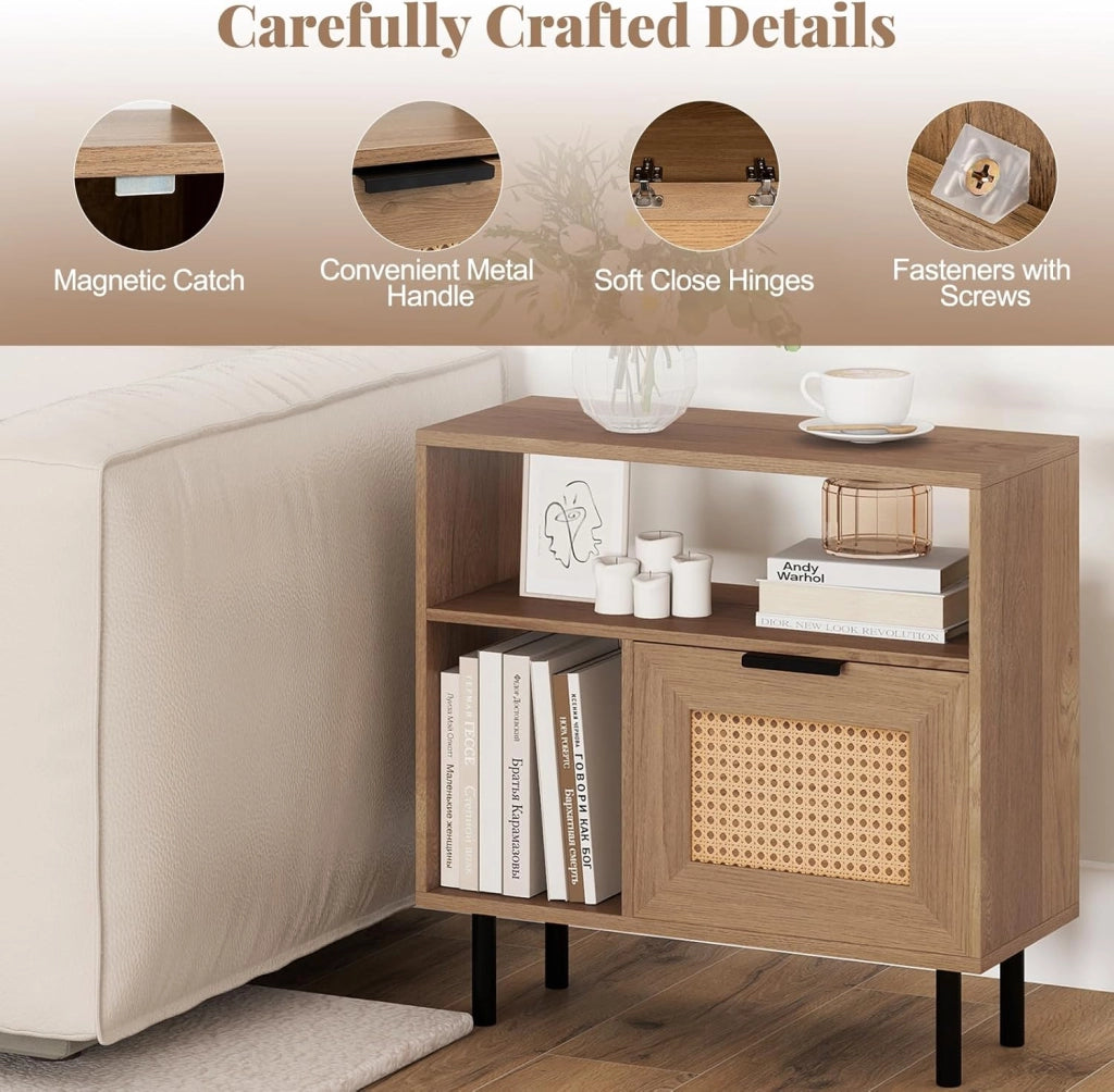 Comodino in Rattan con Conservazione, Tavolo Supplemento Stile Fattoria Moderno con Ripiani Aperti e Piedi Metallici, Notte per Camera, Soggiorno, Ufficio e Piccoli Spazi