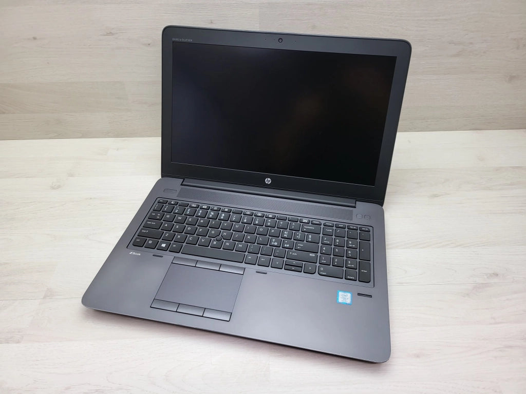 Notebook - HP ZBOOK 15 G4 15,6" CPU I7 7820 HQ 16Gb SSD 240GB Full HD Nvidia Quadro M2200 4Gb Tastiera Retroilluminata Lettore Impronte - Ricondizionato