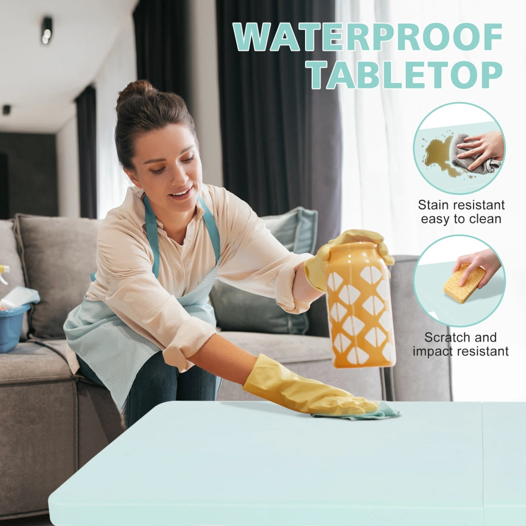 Tavolo da pranzo pieghevole regolabile in altezza con struttura in acciaio e piano in plastica per interno ed esterno blu