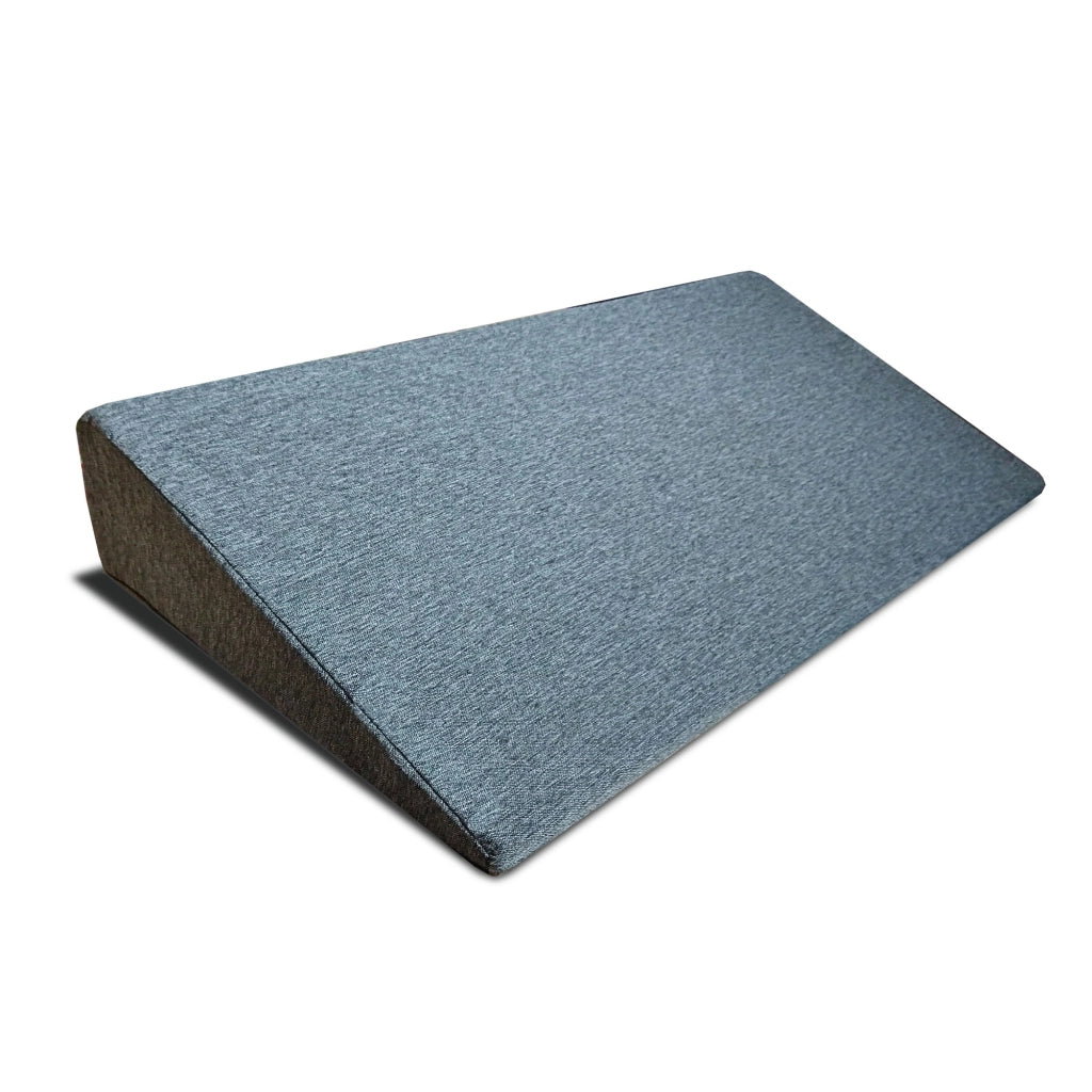 Cuscino ortopedico, cuneo posturale per letto o divano per circolazione sanguigna o reflussi con tessuto anallergico. Cuscino per migliorare la lettura. Poggia schiena letto triangolare 45X90 Cm