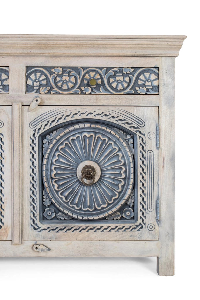 Credenza in legno massello di mango con tre cassetti e tre ante