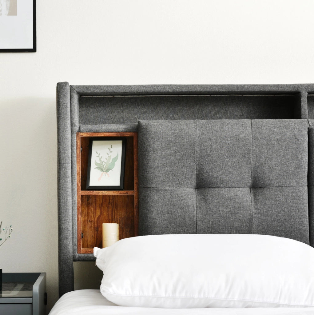 Letto imbottito ULEVR 140x200 cm con testiera contenitore, LED e 2 USB + 2 prese, grigio
